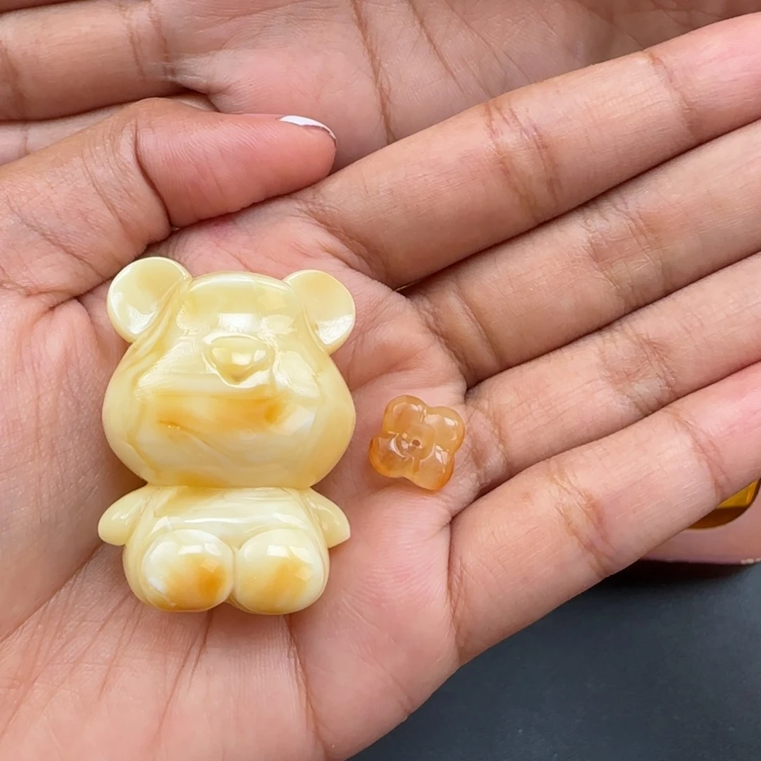未镶嵌颈饰琥珀蜜蜡