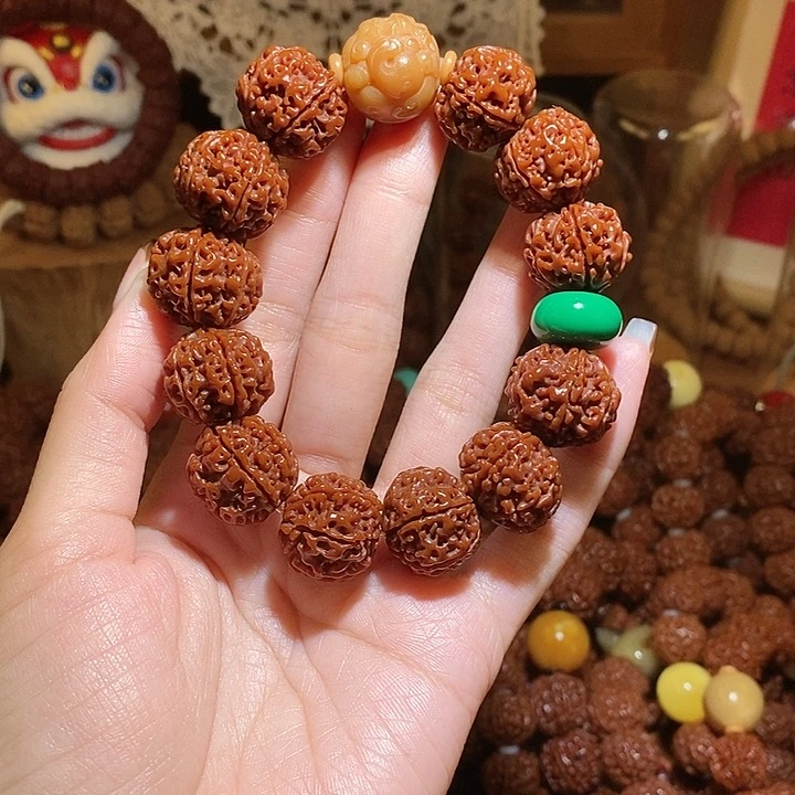 金刚菩提吊坠206玉华貔貅绿扣