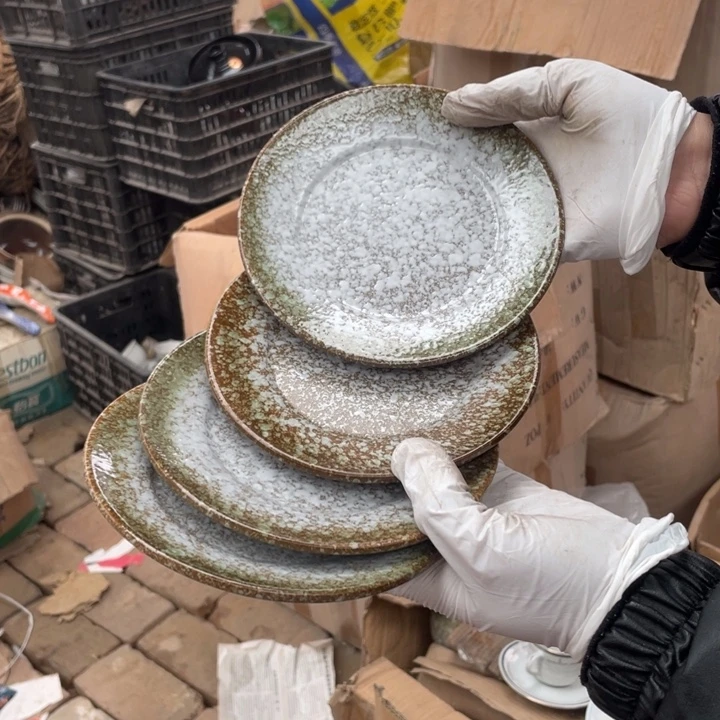 其他盘子碗砂锅都有