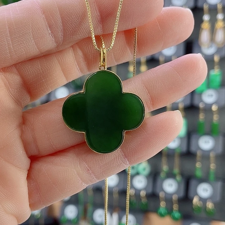 吊坠(赠链)18K金镶嵌和田玉