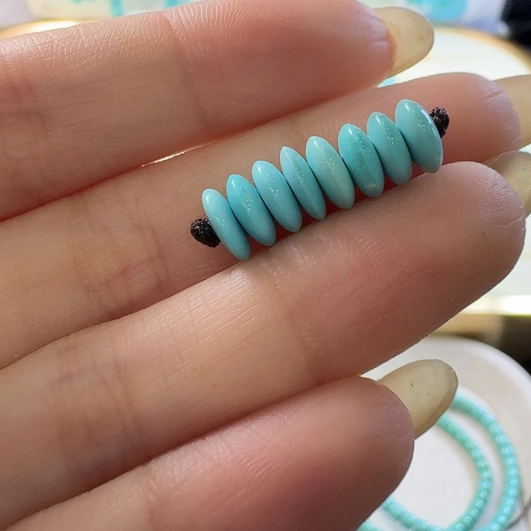 绿松石未镶嵌颈饰