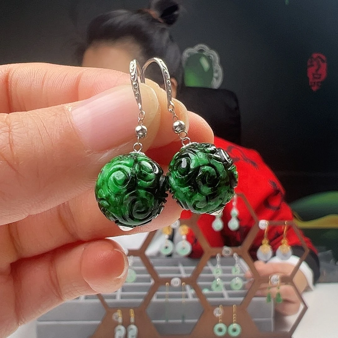 18K金镶嵌翡翠耳饰