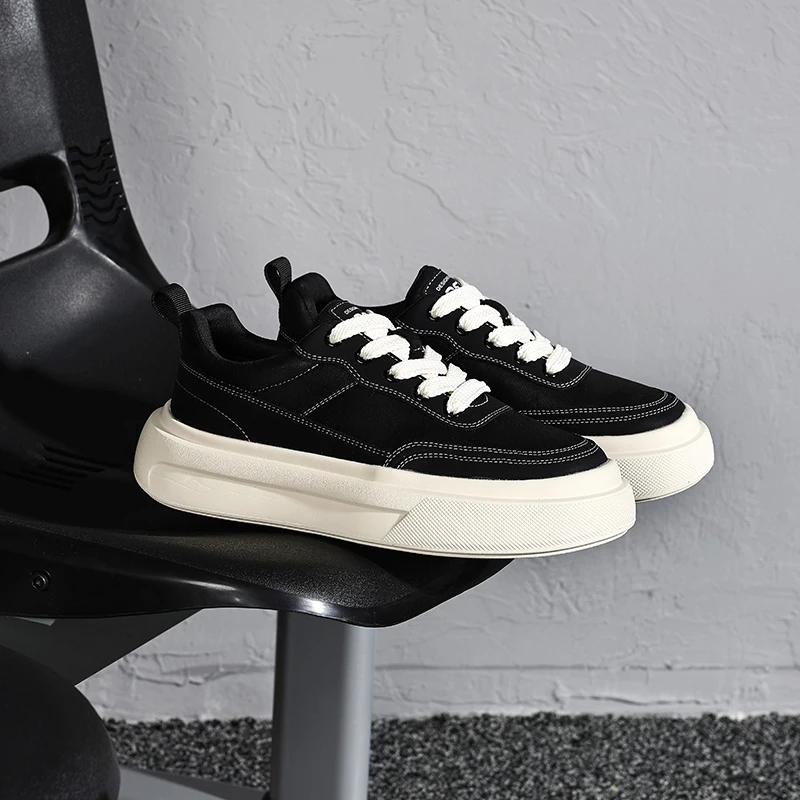 系带拼色休闲风2026新款圆头轻质男鞋秋季休闲板鞋男士增高鞋