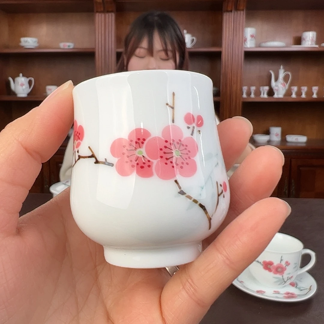 瓷红梅福筒杯，3只