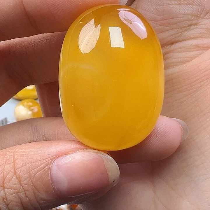 蜜蜡未镶嵌珠宝奇石
