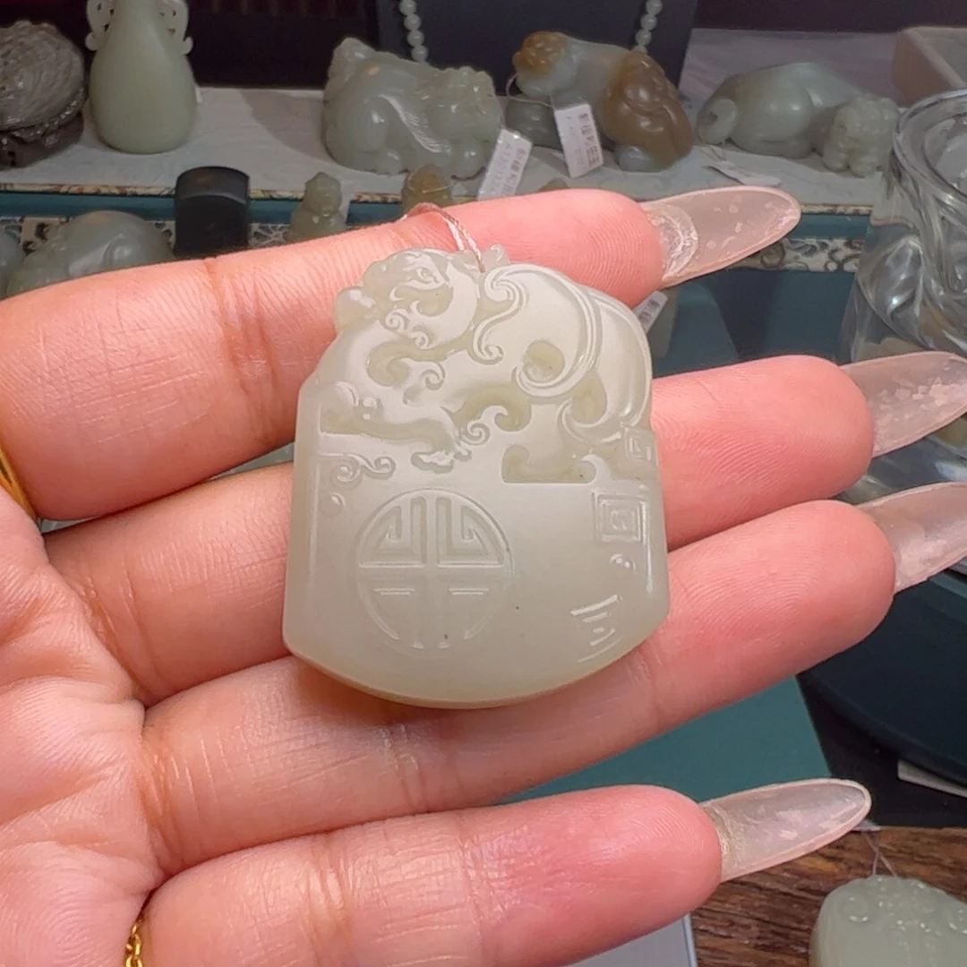 和田玉（糖玉）未镶嵌颈饰
