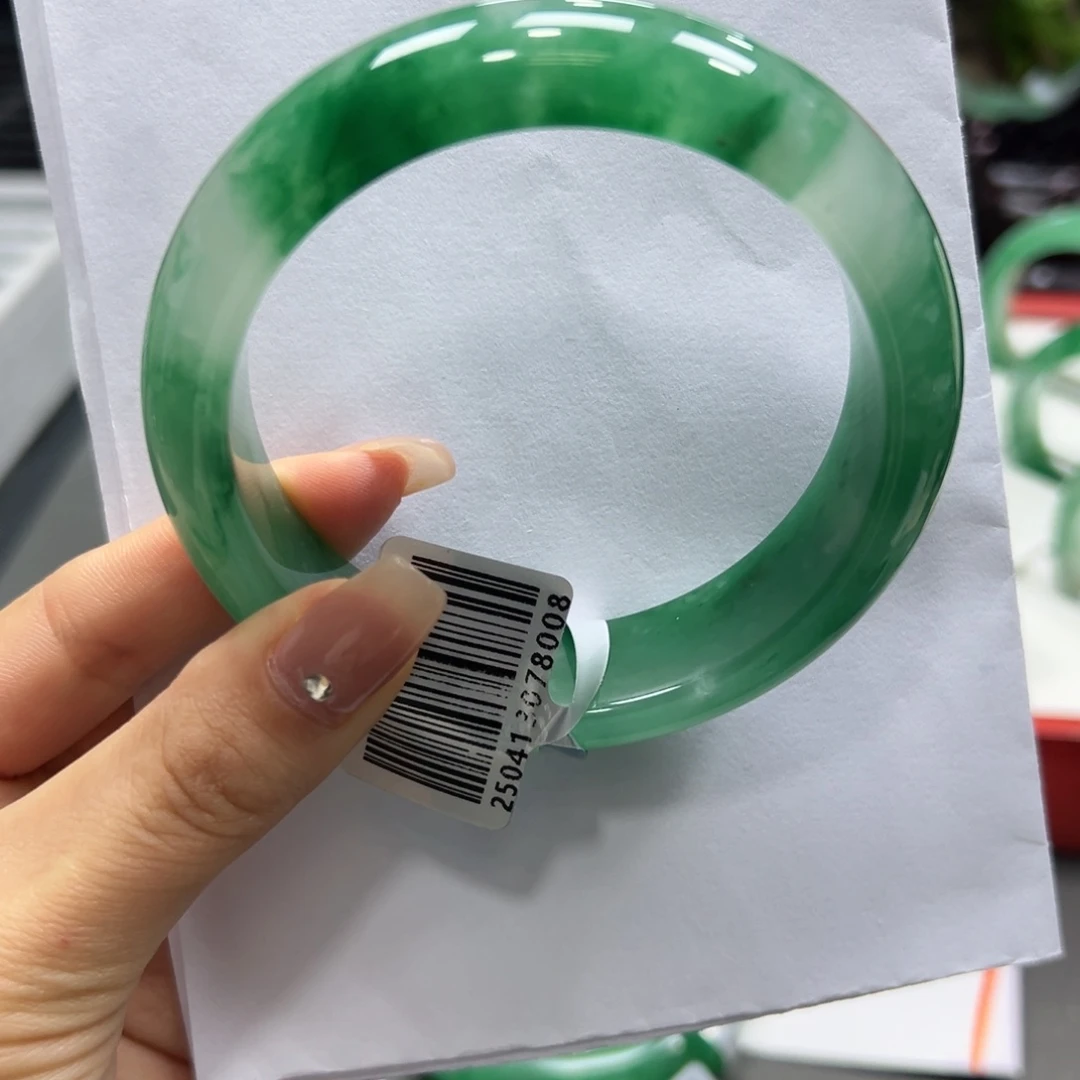木***易石英质玉（非洲翠）手镯未镶嵌