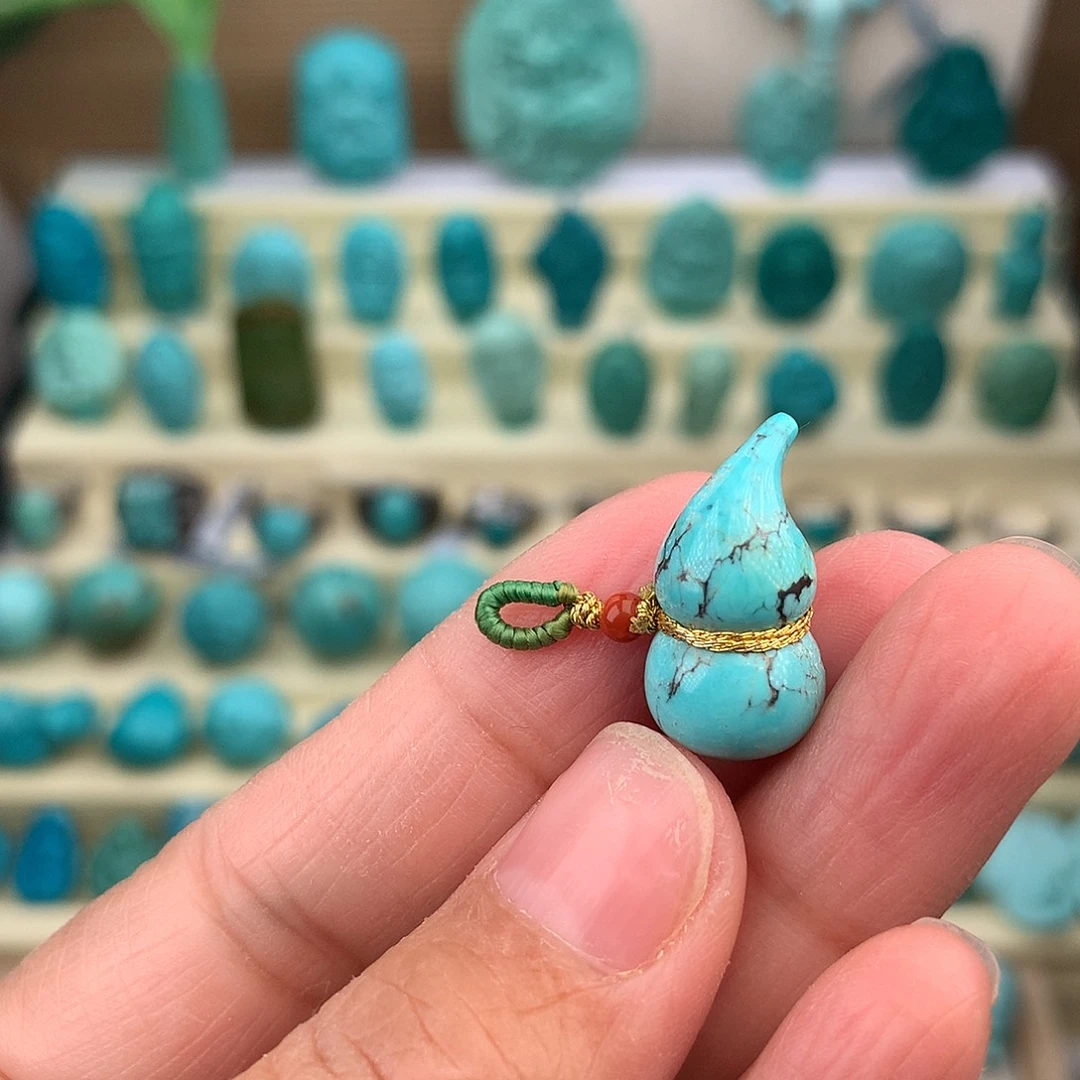 绿松石未镶嵌珠宝奇石