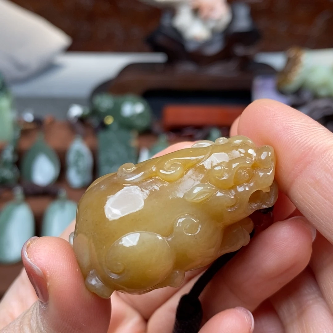 小***文和田玉未镶嵌挂件