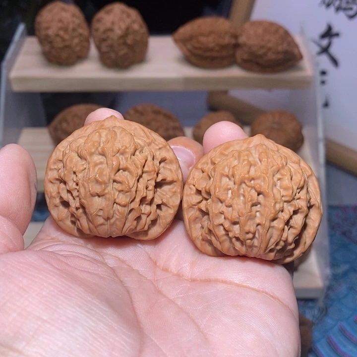 文玩核桃吊坠全品盘龙纹