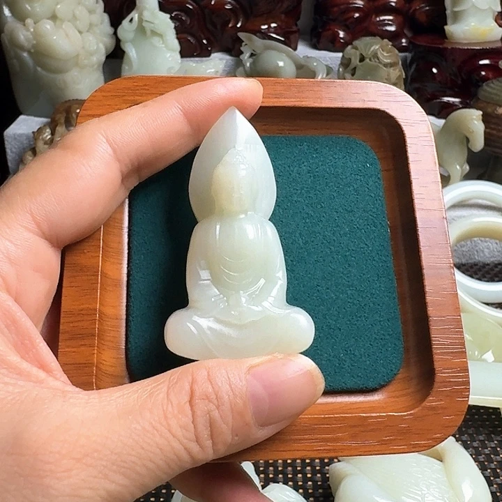 雄***鹰瓷片新号开播瓷盘一件