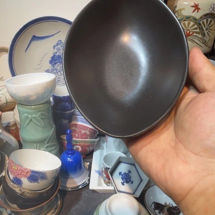 瓷片喵***猫5箱なしでいいので お値下げ可能でしょうか？