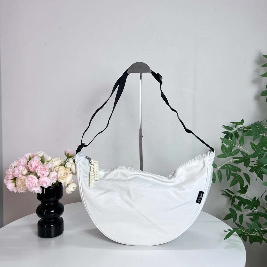 百搭轻便斜挎腋下饺子包