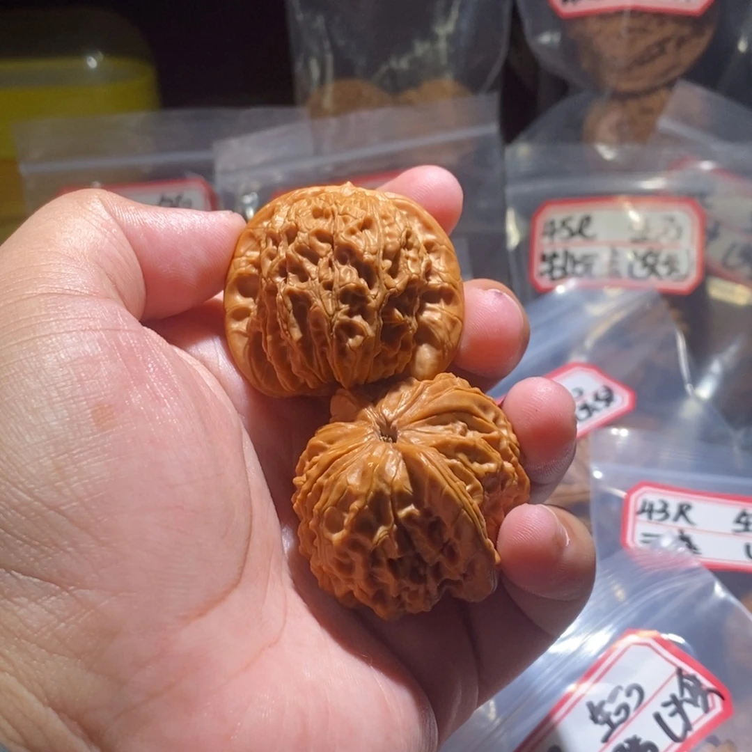 ****马文玩核桃吊坠42血麒麟维修