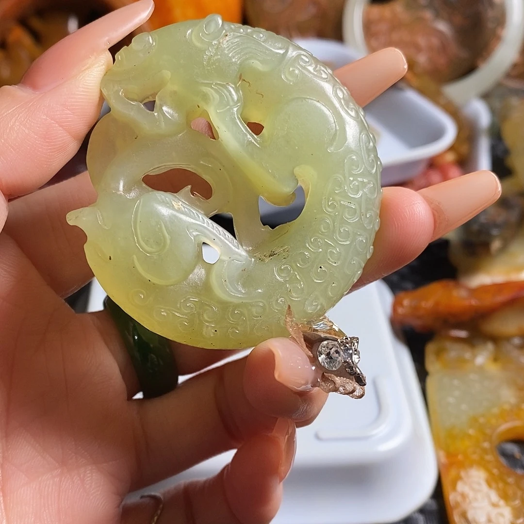 岫岩老玉（透闪石质玉）未镶嵌珠宝奇石