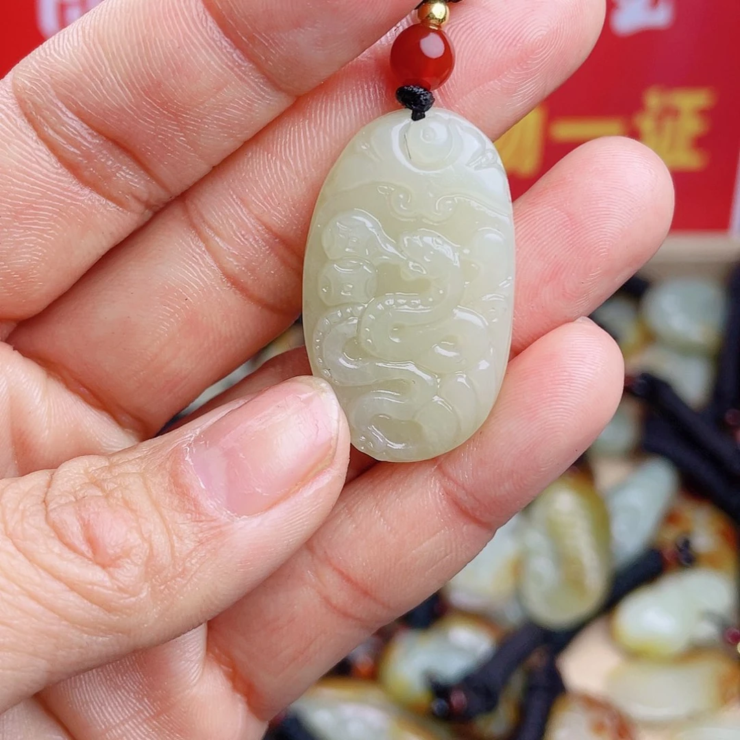 和田玉颈饰未镶嵌