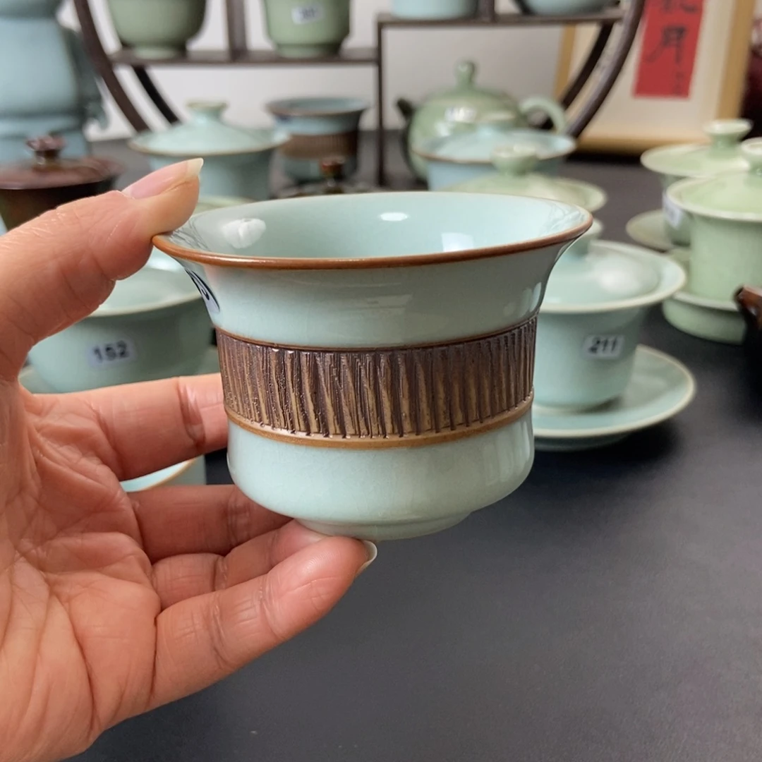 重工天青釉马蹄杯