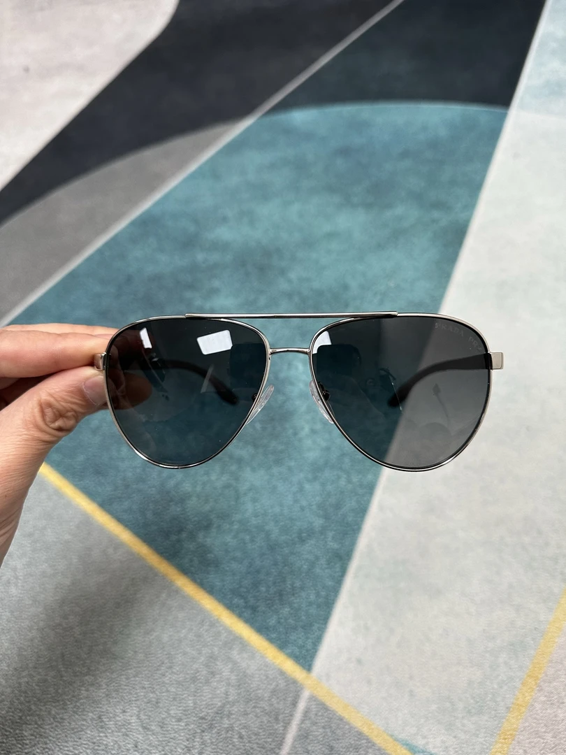 全新未使用 Prada/普拉达 男士经典太阳镜PYJ032