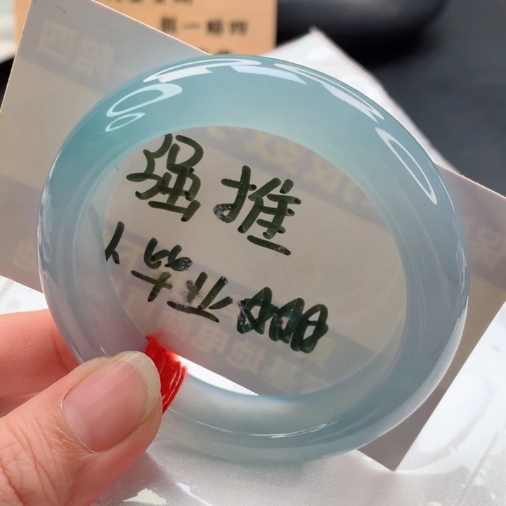 翡翠手镯未镶嵌正