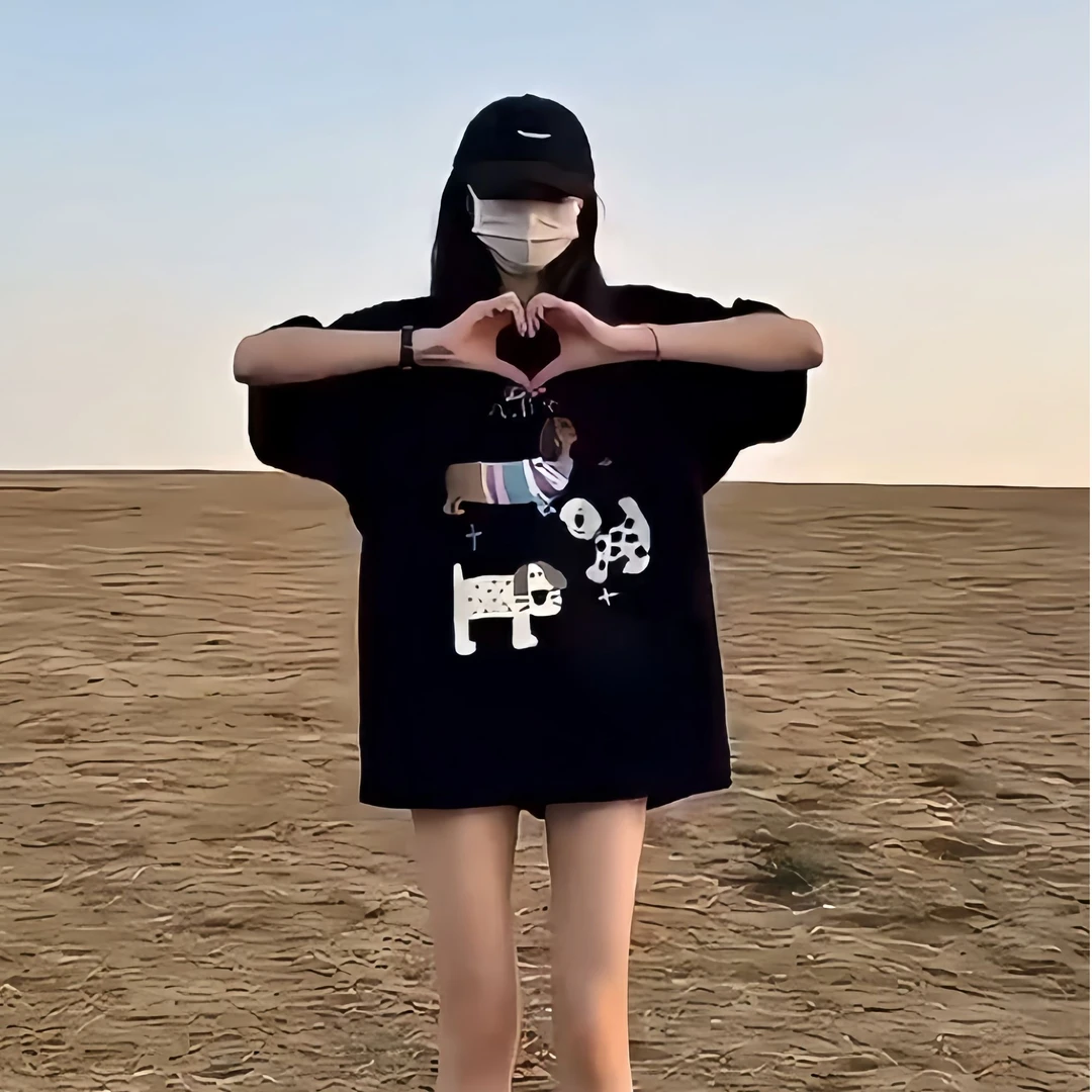 黑色短袖女t恤夏2025新款纯棉宽松显瘦今年流行爆款学生卡通上衣