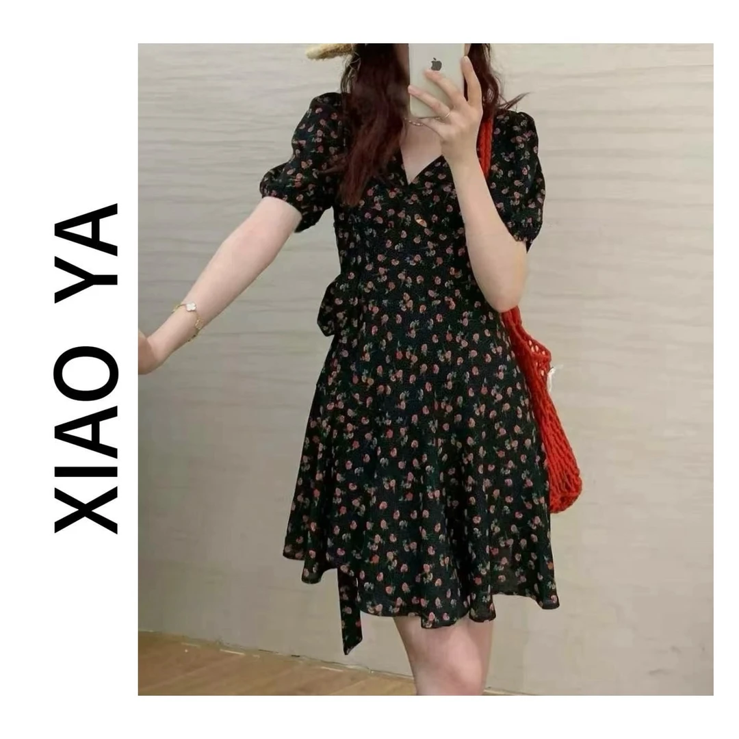 2989夏季新款小清新V领一片式碎花系带显瘦连衣短裙（裙长80）