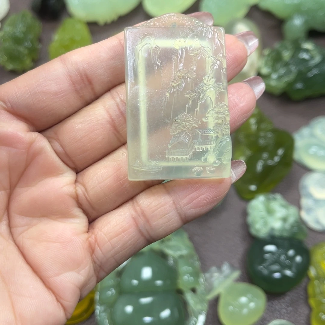 蛇纹石玉未镶嵌颈饰