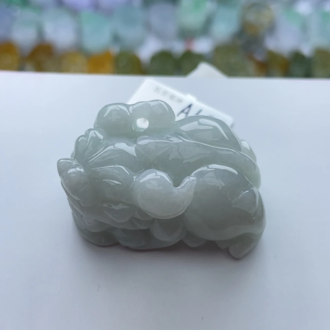 翡翠颈饰未镶嵌闫*龙貔貅