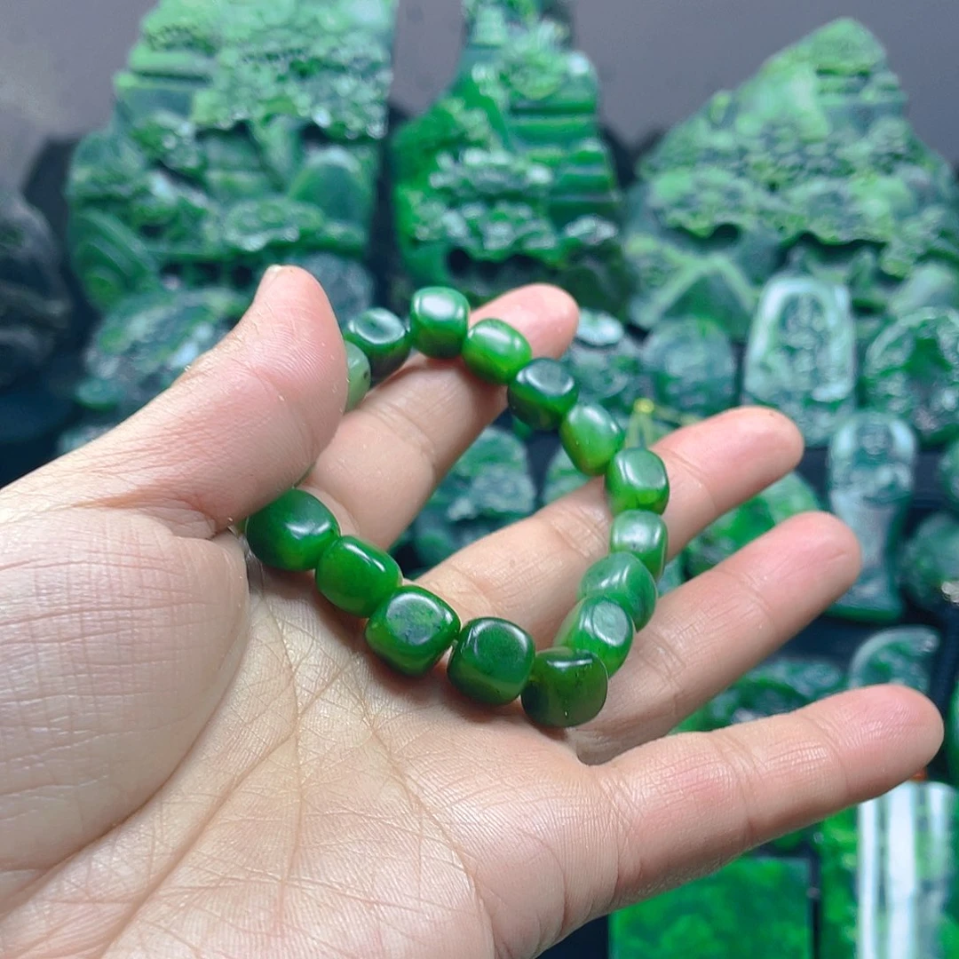 和田玉（碧玉）未镶嵌珠宝奇石