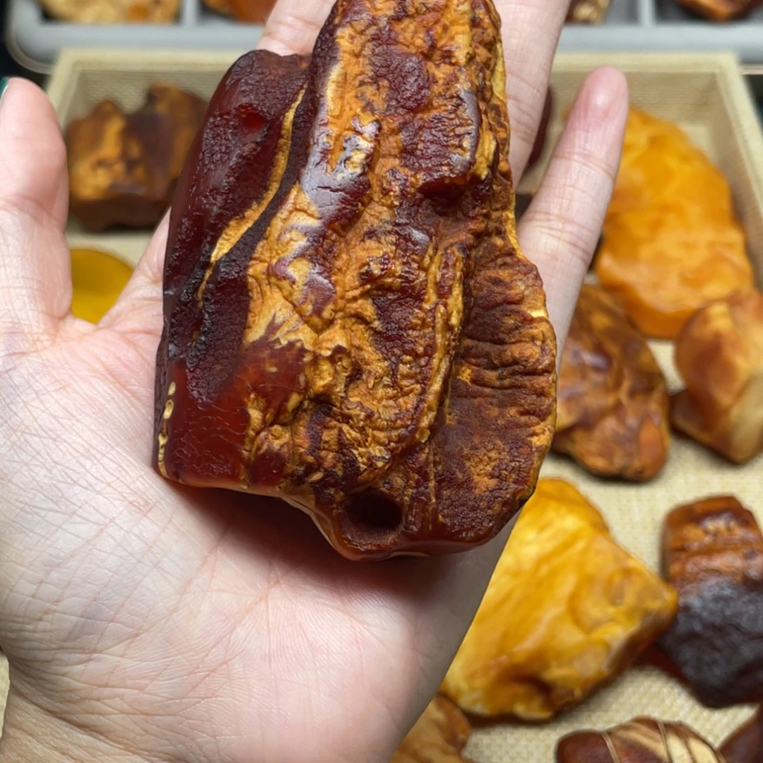 未镶嵌琥珀珠宝奇石