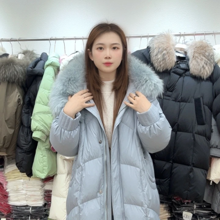 浅***蓝芮娜依莲芮娜依莲