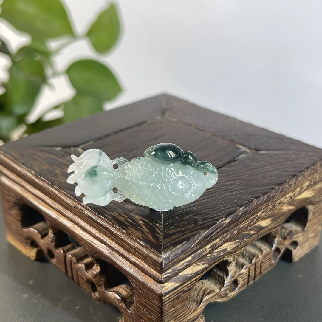 JXW04-46  天然缅甸翡翠A货  年年有余