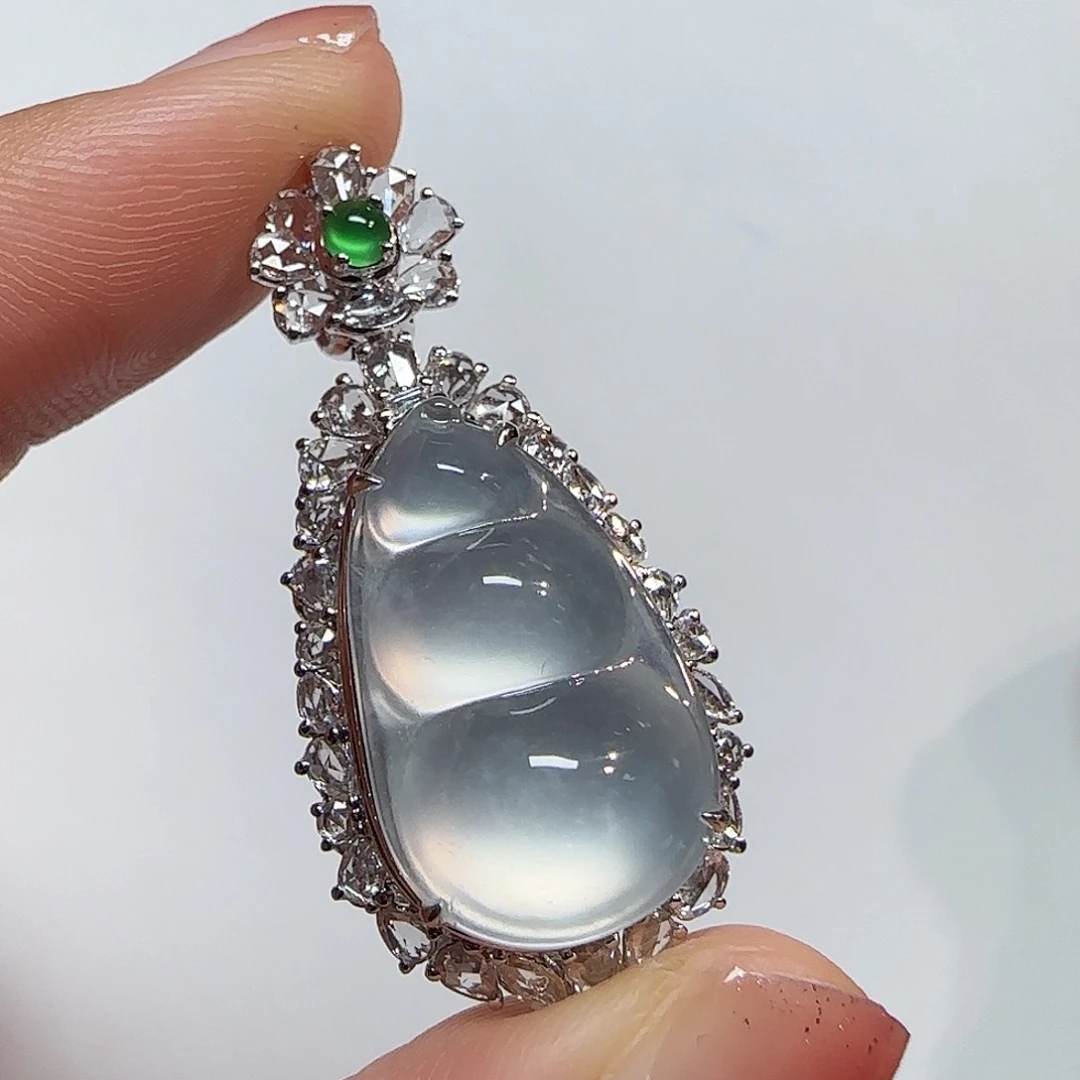 翡翠18K金镶嵌吊坠(不含链)福豆