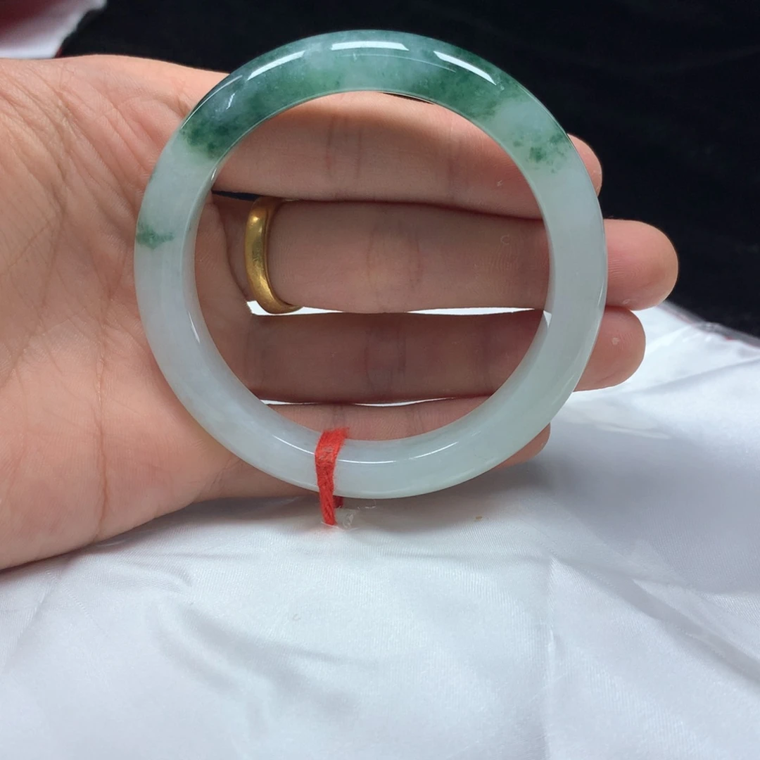 翡翠未镶嵌手镯（圆镯）55