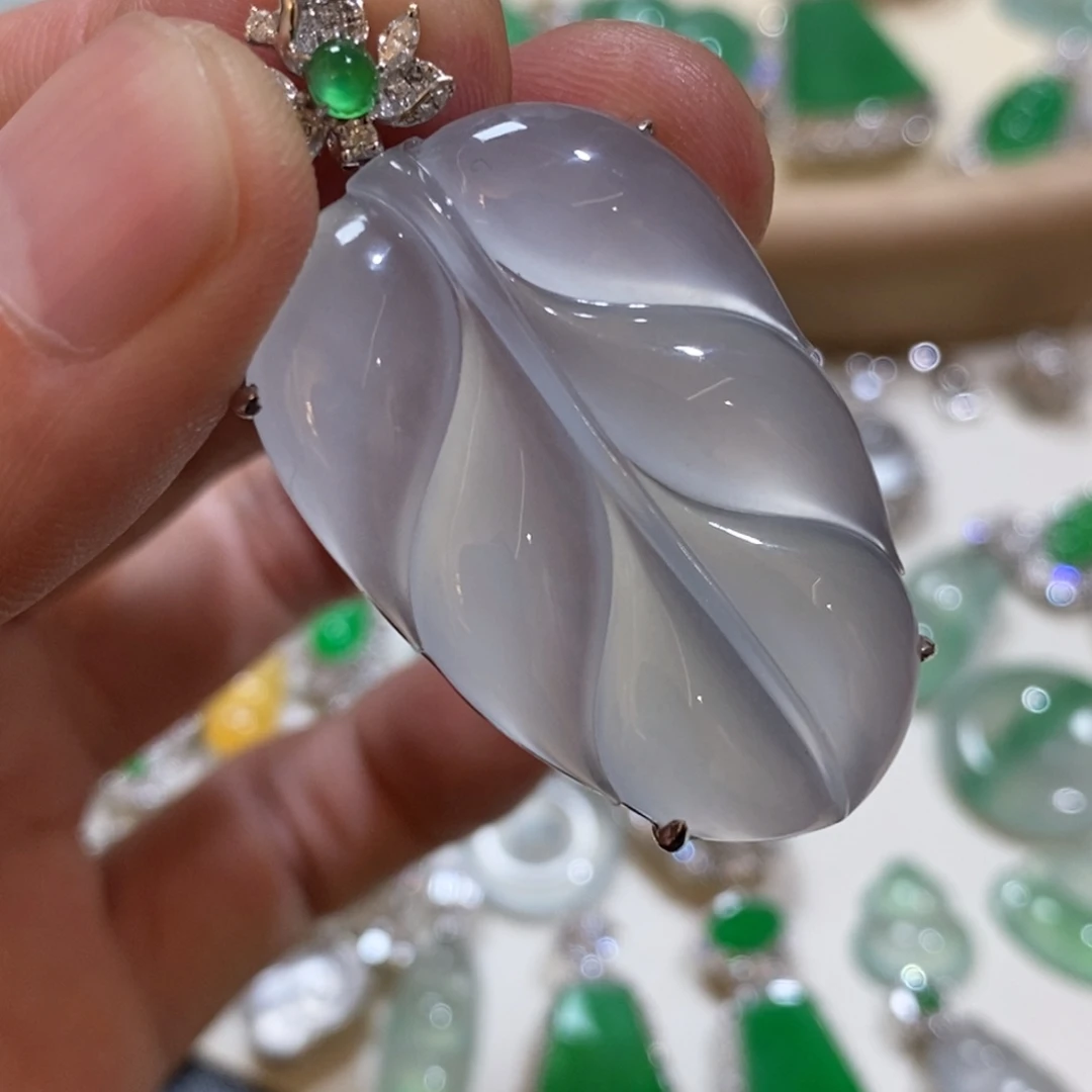 翡翠18K金镶嵌吊坠(不含链)叶子