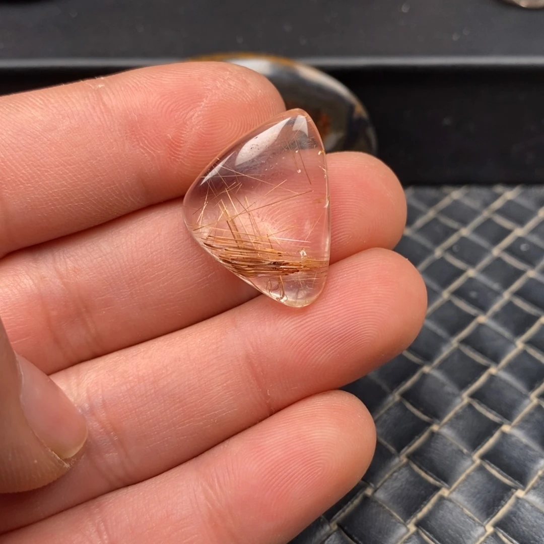 水晶颈饰未镶嵌大****飞