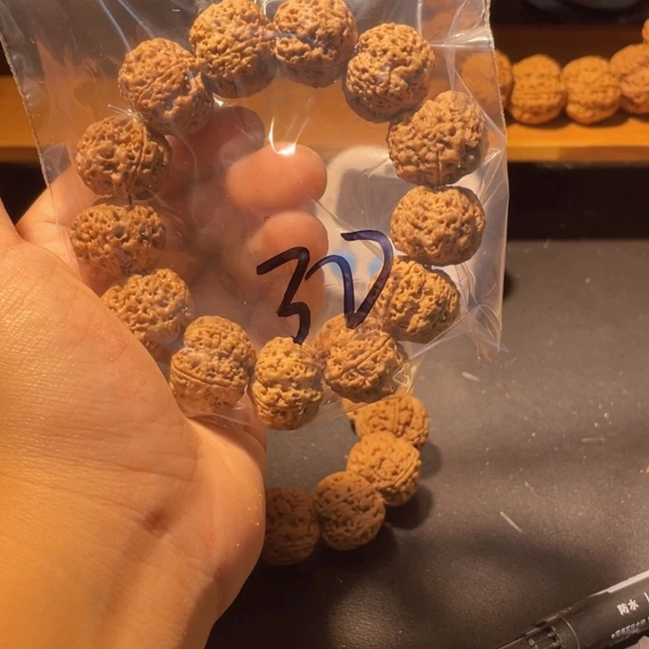 勇***前手串金刚菩提这个