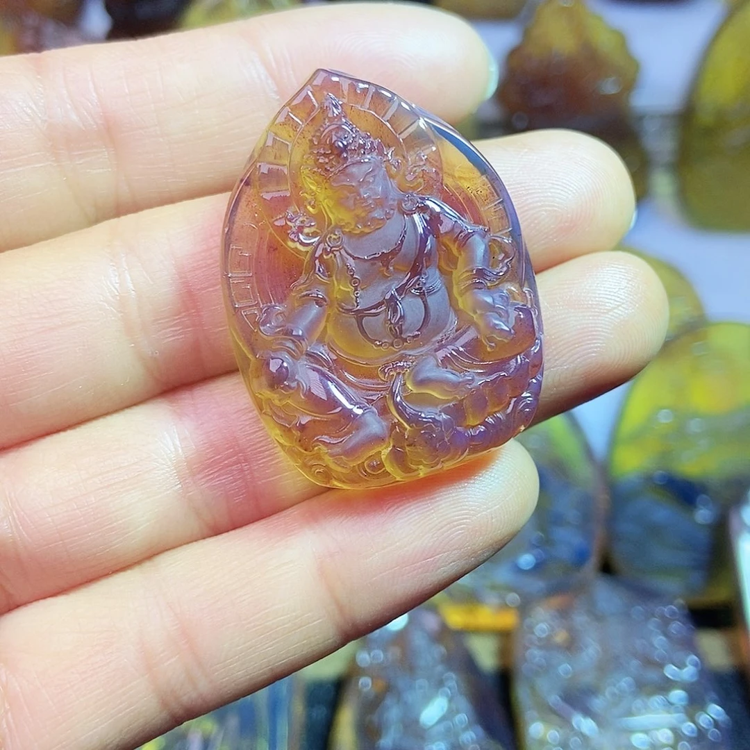 琥珀颈饰未镶嵌黄财神