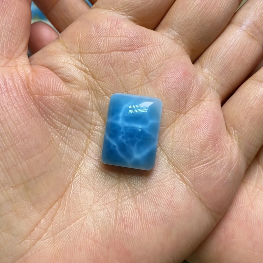 诗***雅未镶嵌针钠钙石（海纹石）颈饰