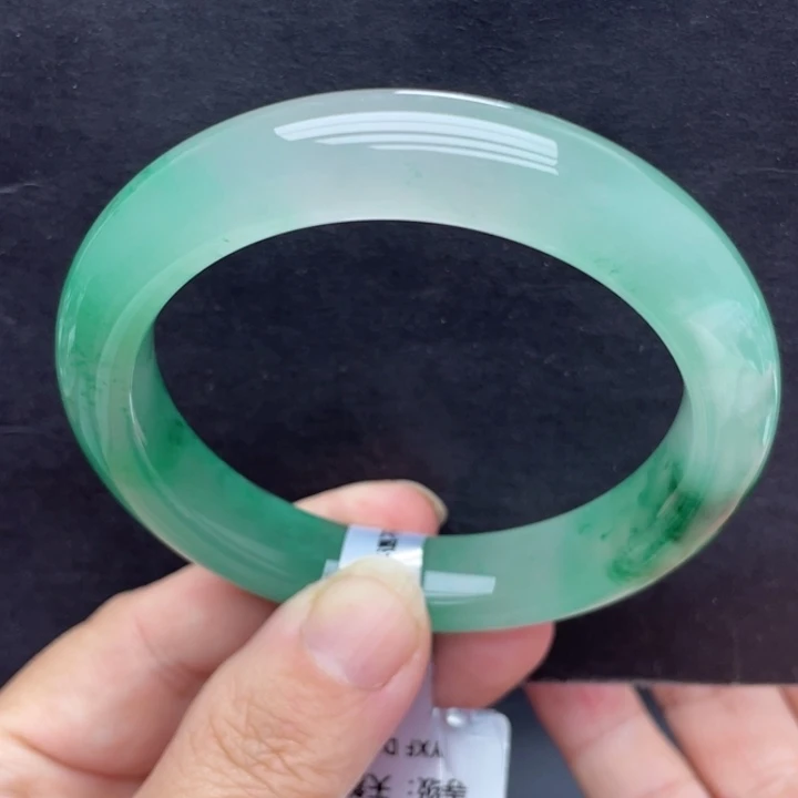 石英质玉未镶嵌手镯56.8