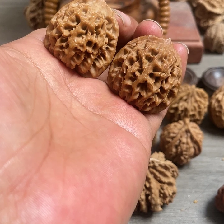 【闪购商品】文玩核桃把件小*°秦闷36差尺