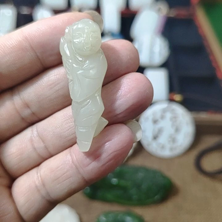 和田玉未镶嵌颈饰