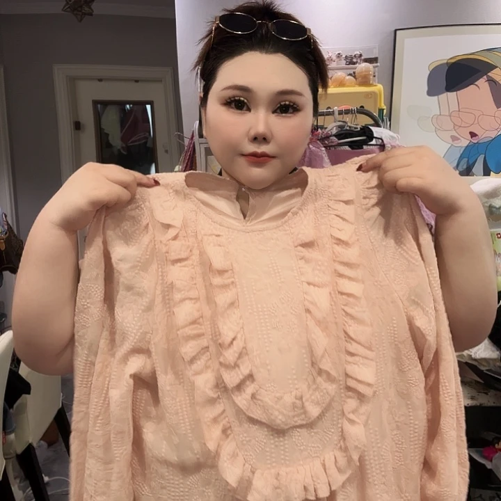 背心女人味十足刺绣连衣裙