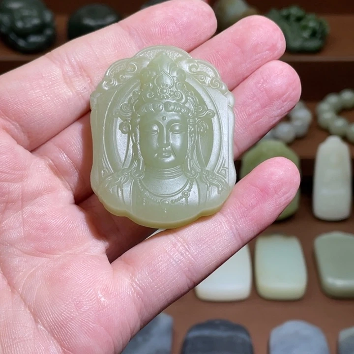 k***k和田玉未镶嵌颈饰