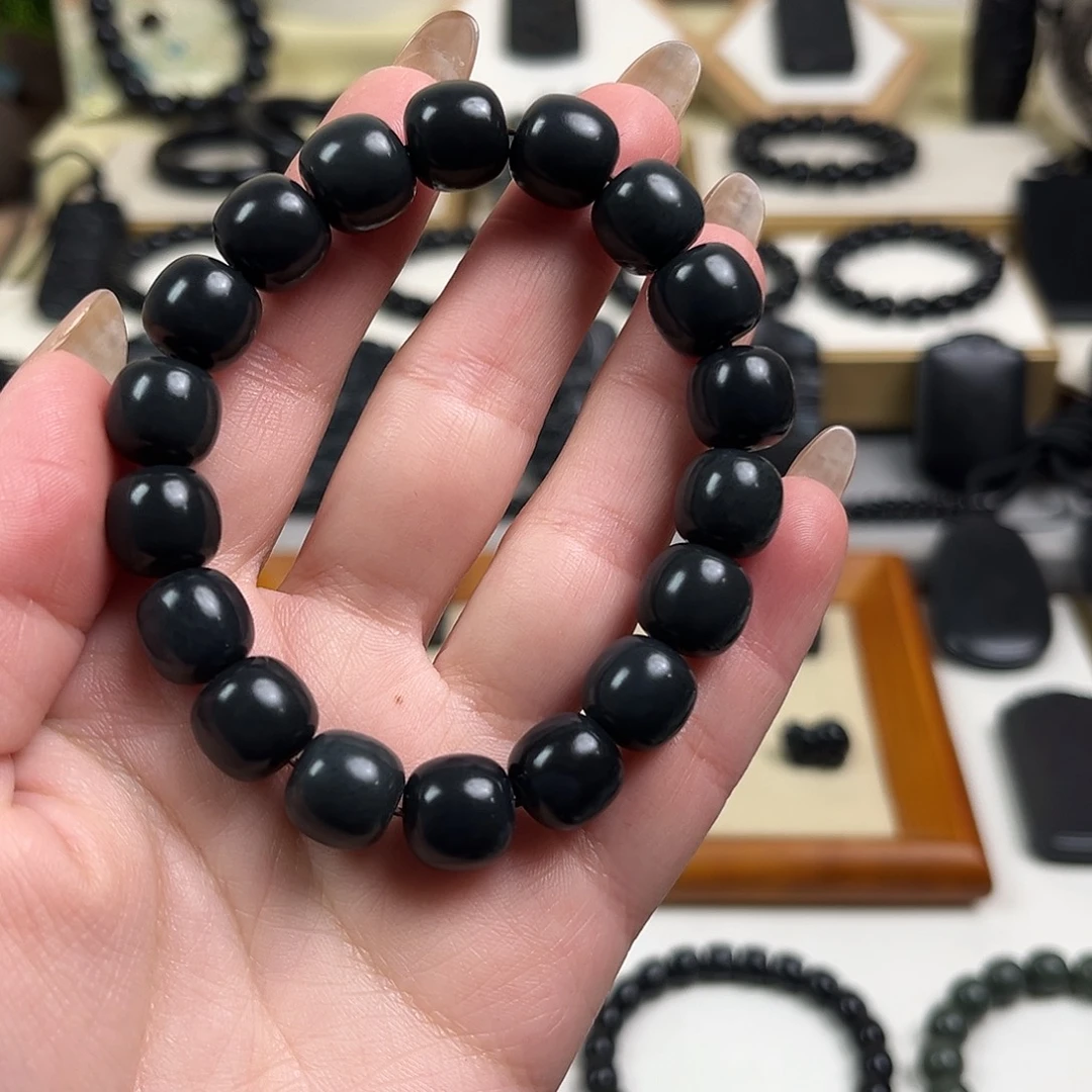 和田玉（墨玉）未镶嵌颈饰卡12 老邢体验