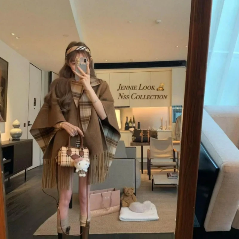 美拉德复古流苏披肩斗篷大衣女秋冬慵懒风高级设计感格纹毛呢外套