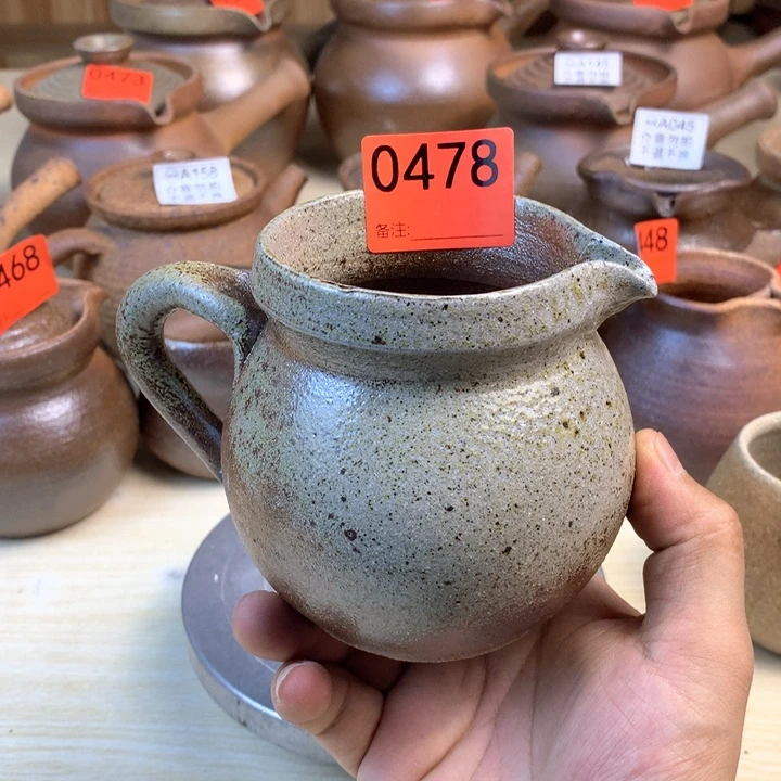 云南手工柴烧烤茶罐把手不正400毫升