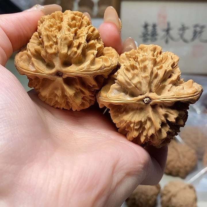 文玩核桃吊坠51大刺