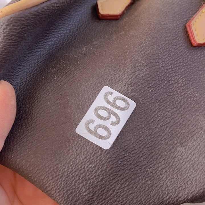 昱***阳8678624862496586688