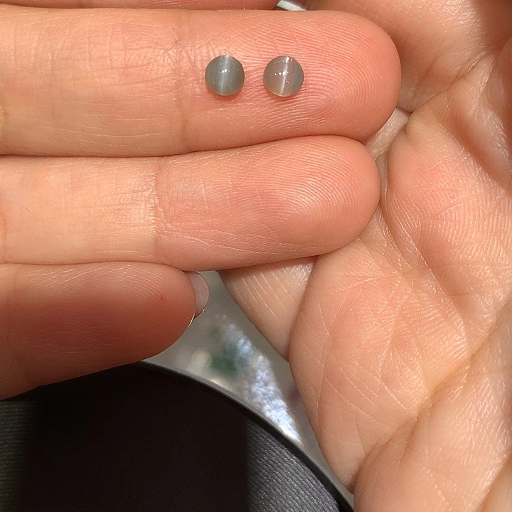 变石猫眼裸石变石猫眼一对