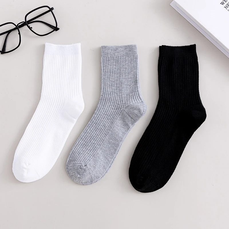 新款百搭中筒单色休闲袜子